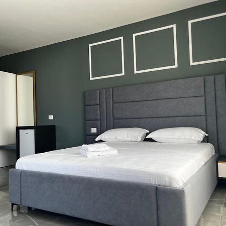 Leodori 3 Suites Shengjin Exterior photo
