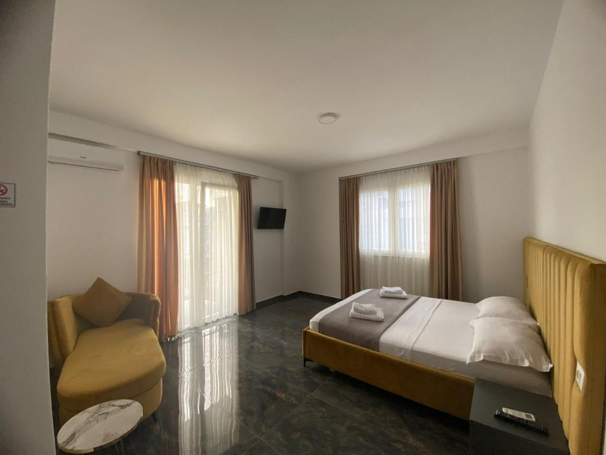 Leodori 3 Suites Shengjin Exterior photo
